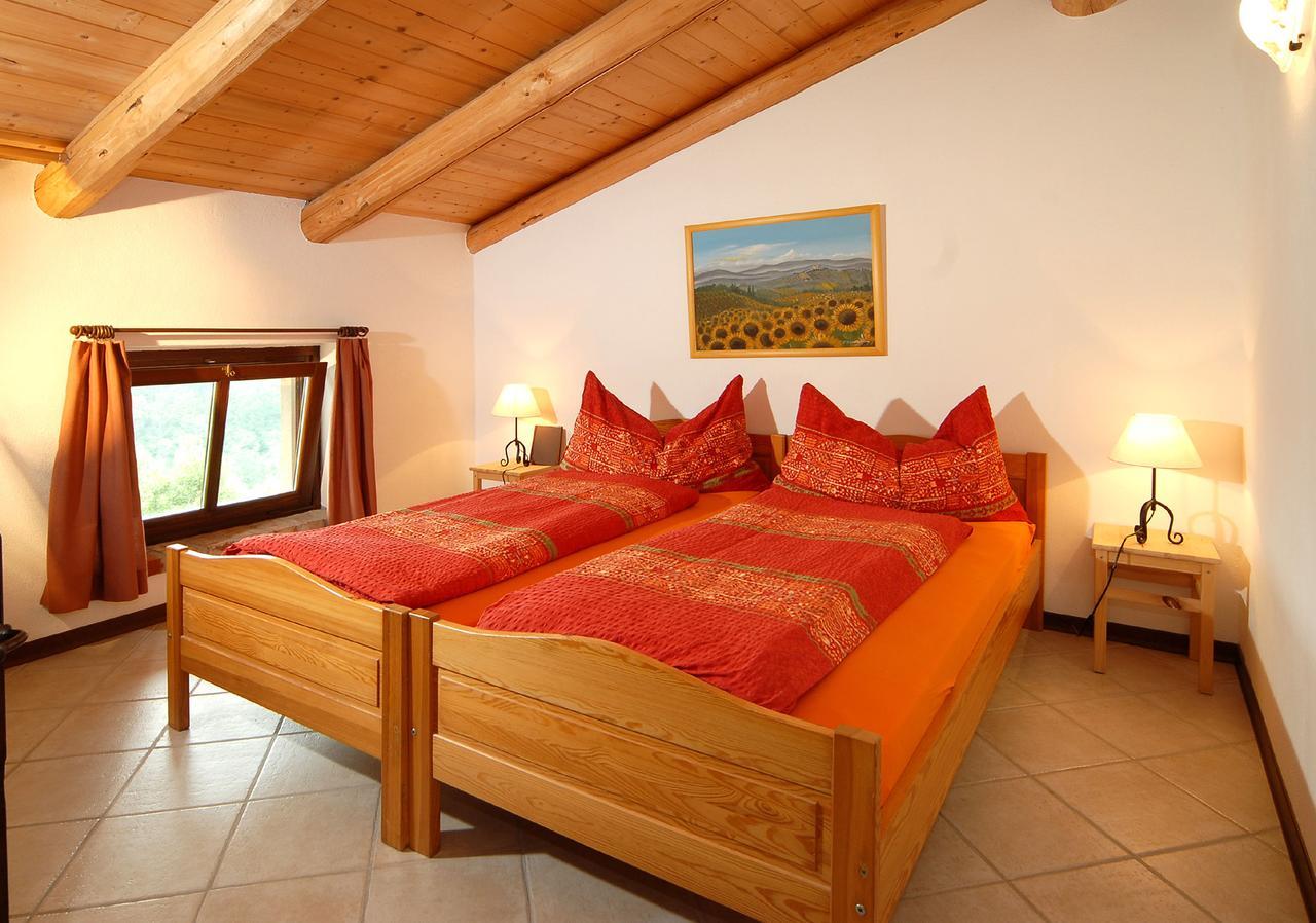 Agriturismo Sondrea Sinio Buitenkant foto